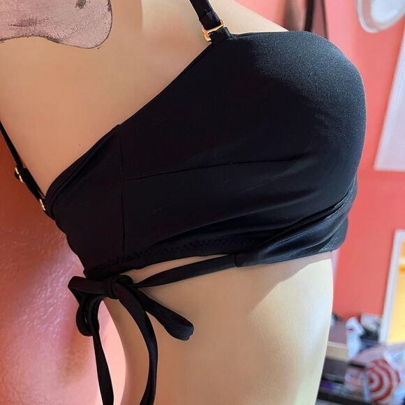 BEACH BUNNY CHANEL WRAP BRALETTE!! - Picture 3 of 11